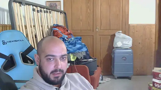 chicomallorca96 online show from March 29, 2026, 5:25 pm