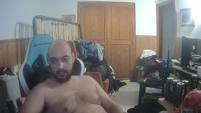 chicomallorca96 online show from October 12, 2025, 2:29 pm