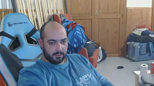 chicomallorca96 online show from February 8, 2026, 4:26 pm