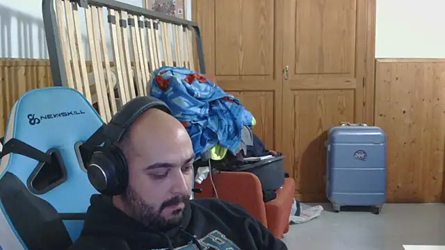 chicomallorca96 online show from March 8, 2026, 4:32 pm