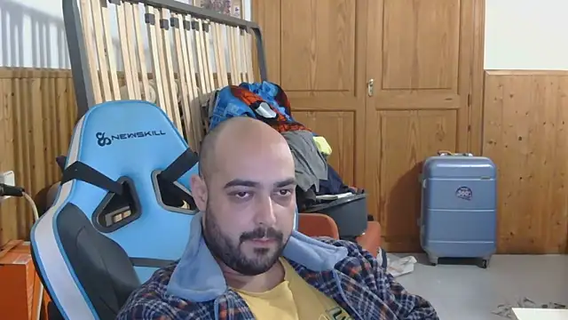 chicomallorca96 online show from March 2, 2026, 2:57 pm