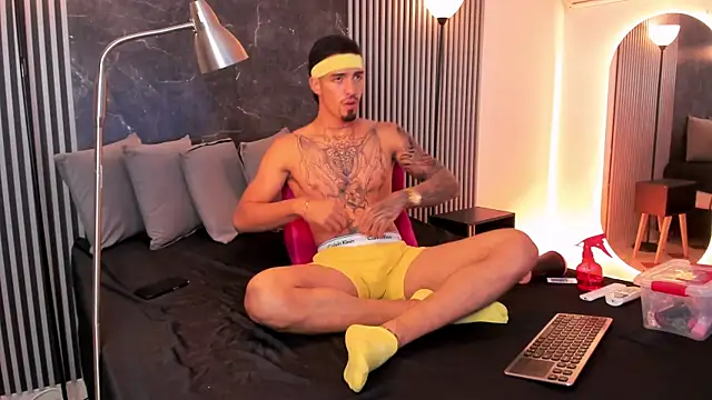 Duriel  online show from March 5, 2025, 12:33 pm