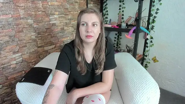 andradahot15 online show from November 2, 2025, 11:48 am