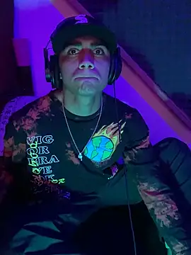 SkinnyHot444 online show from January 15, 2025, 10:17 am