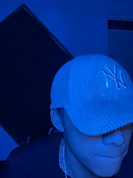 SkinnyHot444 online show from February 26, 2025, 10:38 am