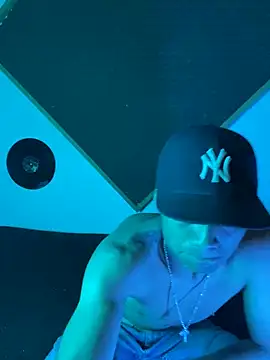 SkinnyHot444 online show from February 18, 2025, 4:14 pm