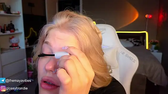 Maya Rave online show from April 1, 2026, 4:03 am