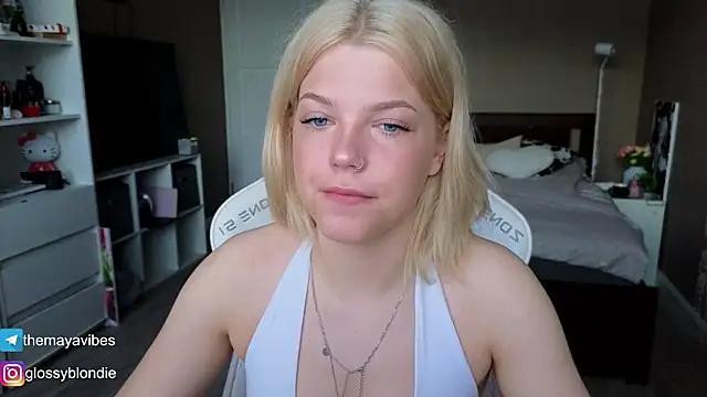 Maya Rave online show from April 20, 2026, 3:20 am