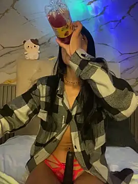 bonnie 18x online show from March 22, 2025, 11:21 am