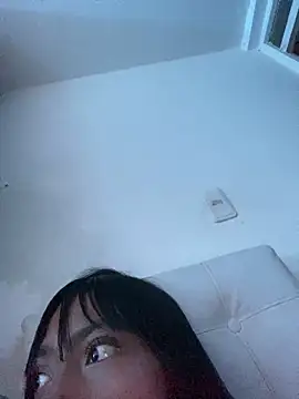 bonnie 18x online show from March 11, 2025, 7:03 am