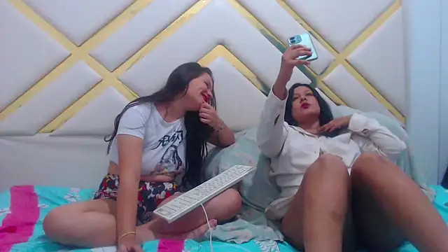 Snapshot of emily_69_porno chatting on November 27, 2025, 4:13 am emily 69 porno online show from November 27, 2025, 4:13 am