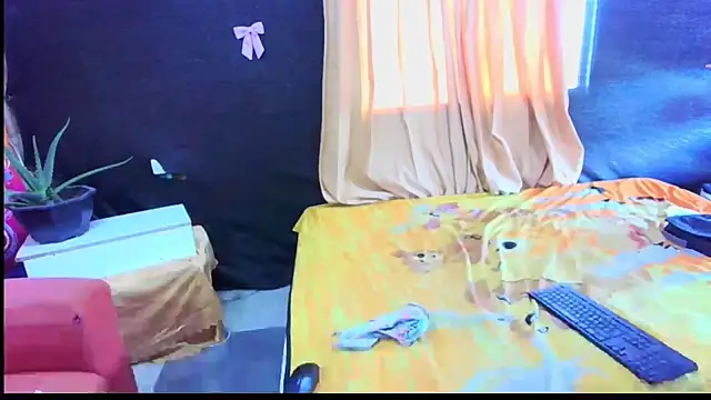 Snapshot of emily_69_porno chatting on October 2, 2025, 7:39 pm emily 69 porno online show from October 2, 2025, 7:39 pm