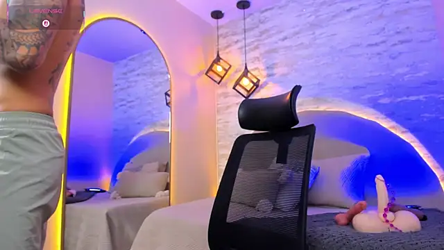 Aron Bolt online show from April 21, 2026, 5:41 pm