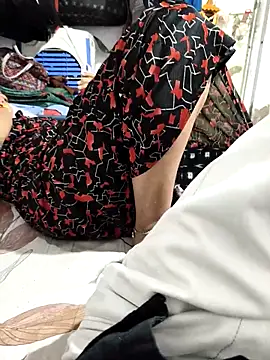 gujjuboy199 online show from November 25, 2025, 2:39 pm