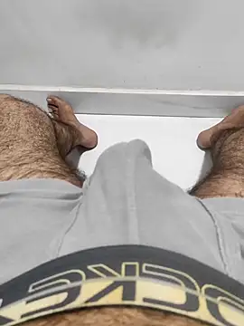 themostnaughtiestguyy online show from September 25, 2025, 6:14 pm