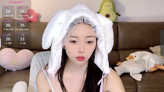 Yilin1999 online show from February 20, 2025, 2:40 am