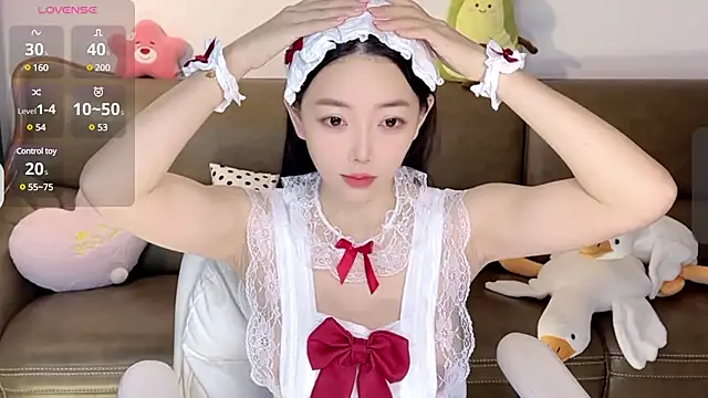 Yilin1999 online show from February 22, 2025, 9:26 pm