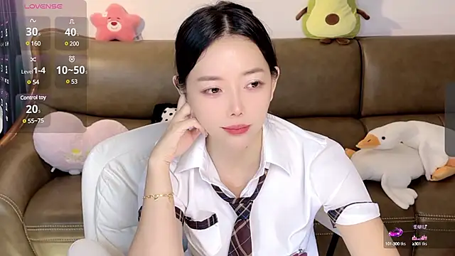 Yilin1999 online show from February 21, 2025, 4:29 am