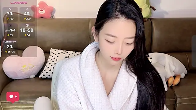 Yilin1999 online show from March 8, 2025, 9:39 am