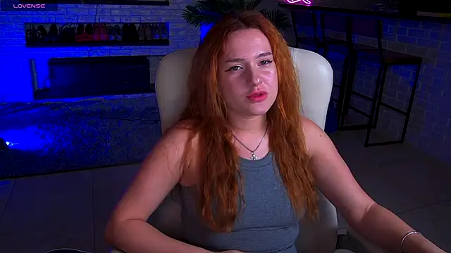 LisaElfy online show from September 26, 2025, 4:03 pm