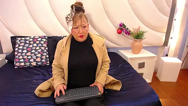 MeryLands online show from October 3, 2025, 11:45 am