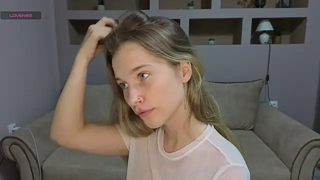 Snapshot of LinaCristonsen chatting on September 10, 2025, 5:23 pm LinaCristonsen online show from September 10, 2025, 5:23 pm