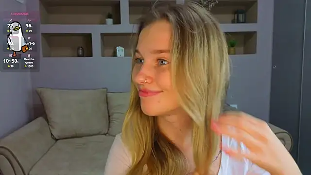 Snapshot of LinaCristonsen chatting on September 27, 2025, 6:03 pm LinaCristonsen online show from September 27, 2025, 6:03 pm