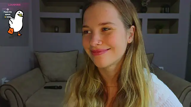 Snapshot of LinaCristonsen chatting on October 19, 2025, 5:26 pm LinaCristonsen online show from October 19, 2025, 5:26 pm