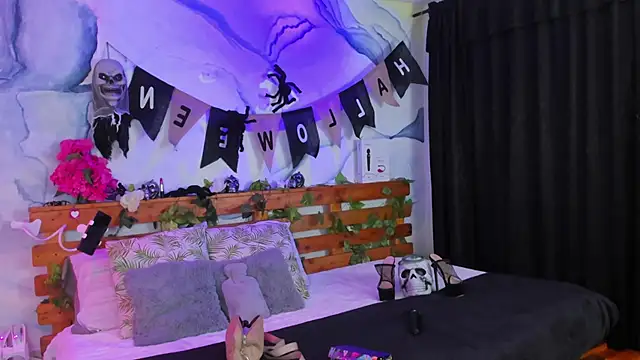 Perla Franco online show from October 10, 2025, 5:08 am