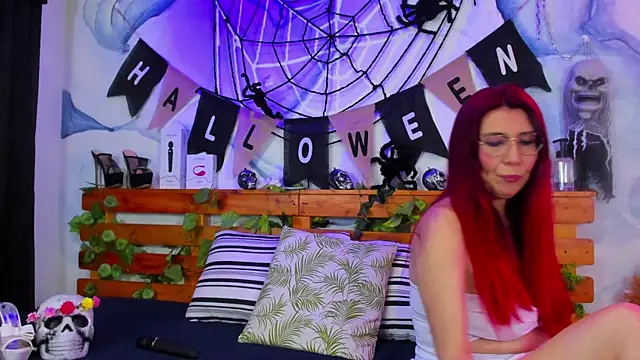 Perla Franco online show from October 21, 2025, 6:02 am