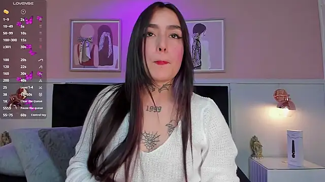 elodie walker online show from October 19, 2025, 1:36 pm