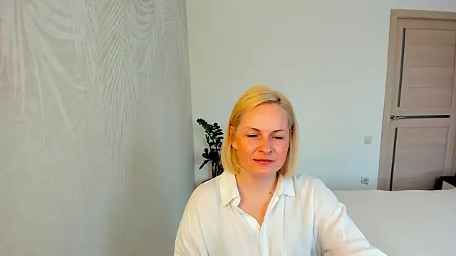 Alicee Gracee online show from April 22, 2026, 8:32 am