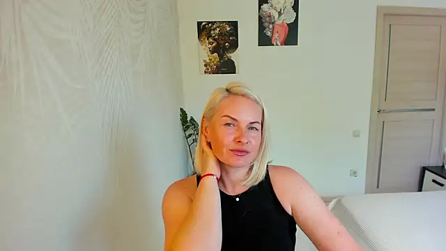 Snapshot of Alicee_Gracee chatting on July 13, 2026, 8:57 am Alicee Gracee online show from July 13, 2026, 8:57 am