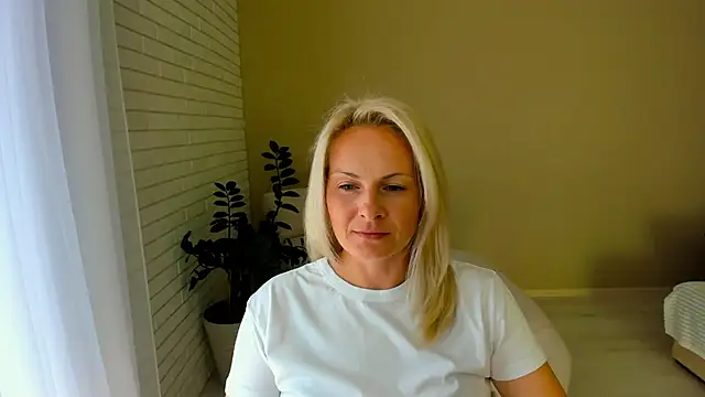 Alicee Gracee online show from September 10, 2025, 9:08 am