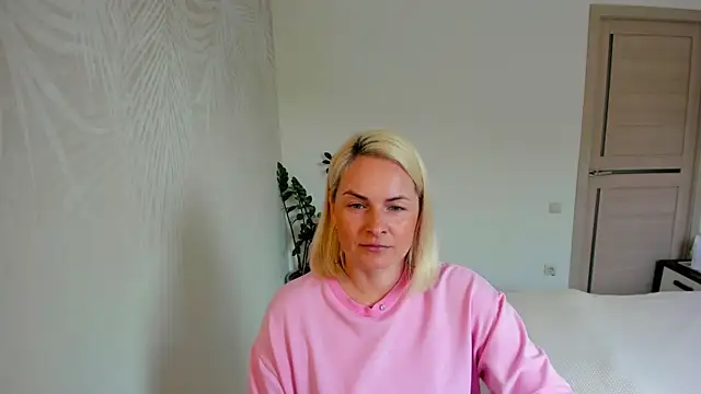 Snapshot of Alicee_Gracee chatting on June 26, 2026, 9:04 am Alicee Gracee online show from June 26, 2026, 9:04 am
