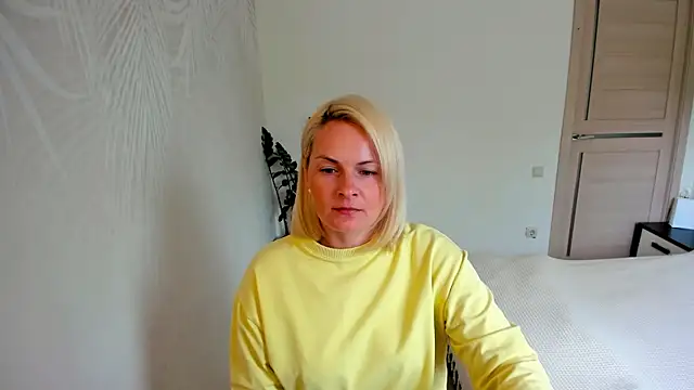 Snapshot of Alicee_Gracee chatting on June 22, 2026, 8:55 am Alicee Gracee online show from June 22, 2026, 8:55 am