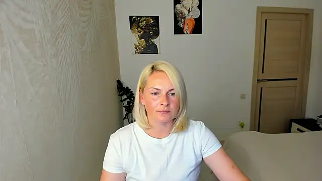 Snapshot of Alicee_Gracee chatting on July 24, 2026, 7:43 pm Alicee Gracee online show from July 24, 2026, 7:43 pm