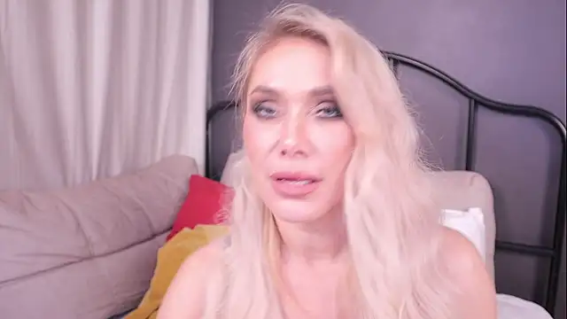 IsadoraDunkan online show from March 20, 2025, 9:13 pm