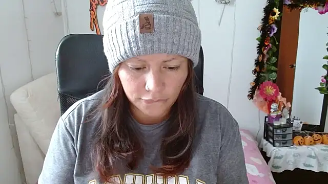 Snapshot of miss_evoleth2 chatting on October 27, 2025, 9:05 pm miss evoleth2 online show from October 27, 2025, 9:05 pm