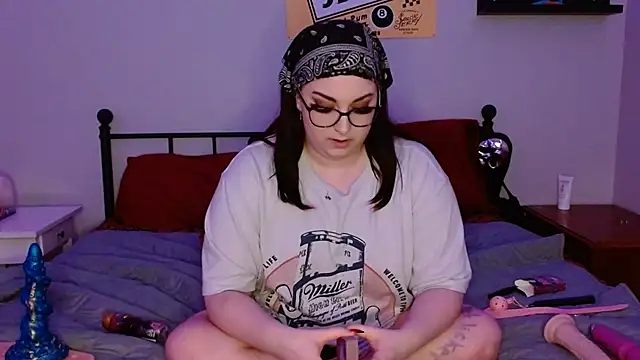 CherryDakota online show from February 22, 2025, 2:17 am