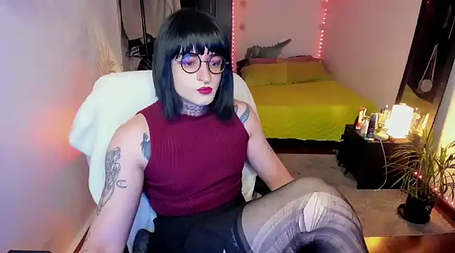 ShiiraVelkor online show from February 19, 2025, 10:12 am