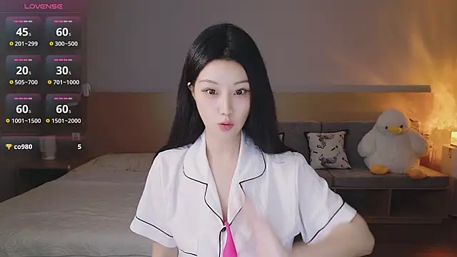 Lucky-baby online show from October 3, 2025, 1:23 pm