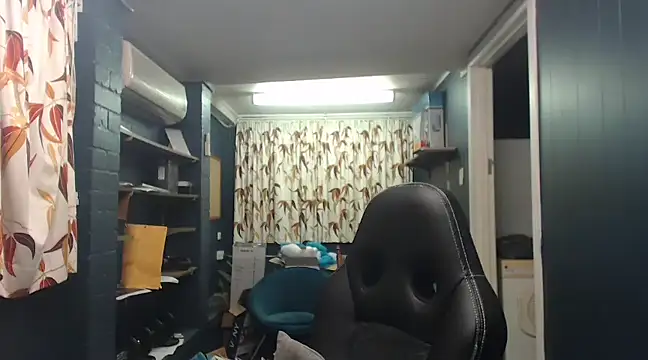 tilobinder online show from March 20, 2025, 2:21 pm