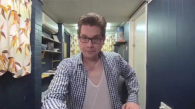 tilobinder online show from September 14, 2025, 1:11 pm