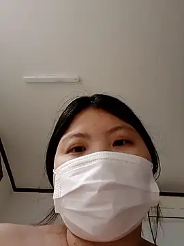 hello098712 online show from October 15, 2025, 9:17 am