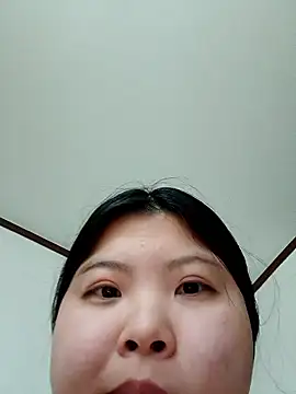 hello098712 online show from November 27, 2025, 1:33 pm