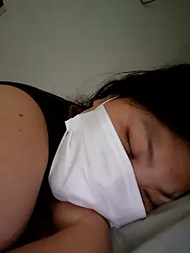 hello098712 online show from October 10, 2025, 2:56 am