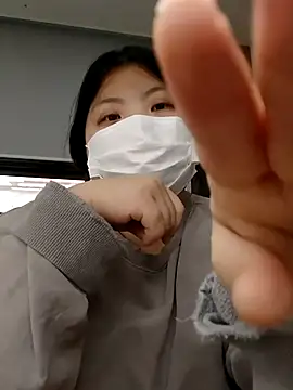 hello098712 online show from October 14, 2025, 3:40 am