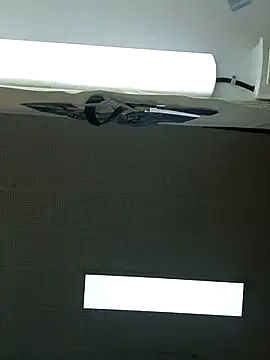 hello098712 online show from September 26, 2025, 3:24 am