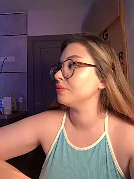 Snapshot of CutiePie3 chatting on September 24, 2025, 9:32 pm CutiePie3 online show from September 24, 2025, 9:32 pm